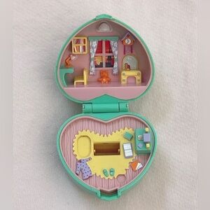 Vintage Bluebird Polly Pocket Midge’s bed time Compact only 1990s